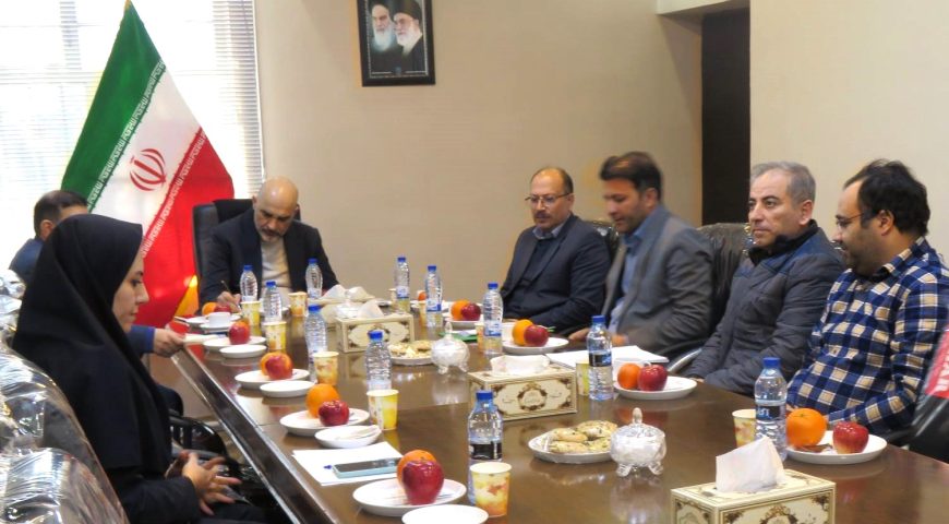 دکتر عظیمی پور در بازدید از شرکت انبارهای عمومی جلفا بر ضرورت تهیه طرح توسعه در جهت افزایش سهم از بازار تاکید کرد