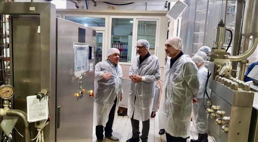 بازدید سرزده مدیران عامل صندوق بازنشستگی کشوری و هلدینگ آتیه صبا از فعالیت خط تولید شرکت پگاه تهران